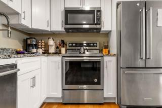 Luxury Penthouse Steps from Downtown Portland - 4