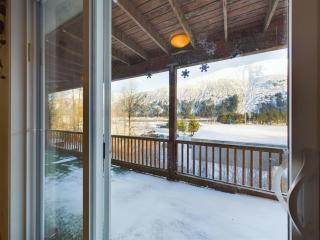 Ocean Views Huge Deck Walk to Beach, Trails - - 7
