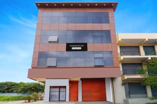 Super Townhouse Bidadi Formerly Royal Garuda - Bidadi - 0