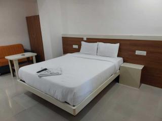 Hotel O The Classic Crown - Pune - 9