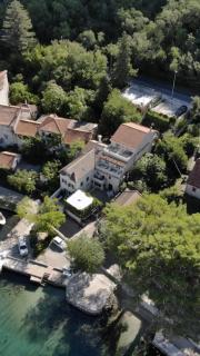 Apartment Dudic on the seashore 2 with private beach and free parking - Kamenarovići - 5