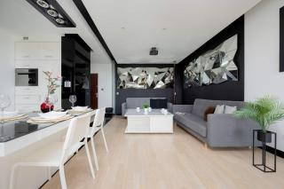 Pokorna Modern Apartment with Balcony & Parking Warsaw by Noclegi Renters - Varsavia - 2