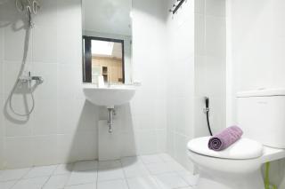 Compact Studio Casa De Parco Apartment By Travelio - Tangerang - 3