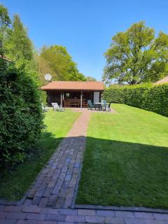Ferienhaus mit Garten - Uplengen - 1