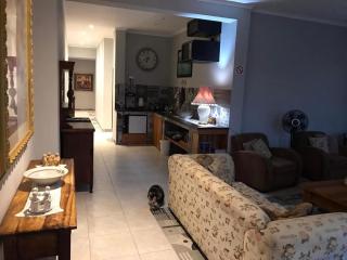 Sesethu Lodge - East London - 8