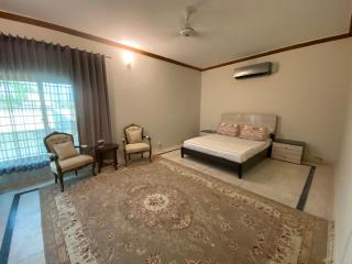Two minutes walk from jinnah super market,Islamabad - Islamabad - 6