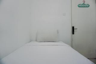Homey and Comfort Stay 2BR Pakubuwono Terrace Apartment By Travelio - Yakarta - 5