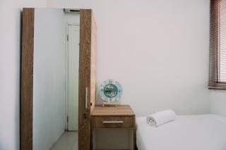 Homey and Comfort Stay 2BR Pakubuwono Terrace Apartment By Travelio - Yakarta - 1