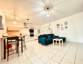 Maison avec piscine-climatisation-jardin - 3