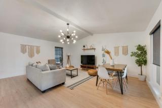 Cozy 5BR Pool House with Hot Tub Near The Lake - 6