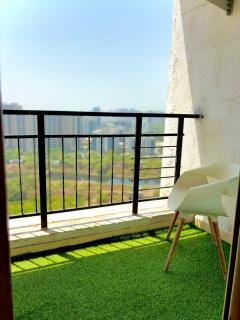 NOIDA EXPRESWAY VIEW 29 FLOOR GOLDEN PALM Sector 168#135#142 - Noida - 7