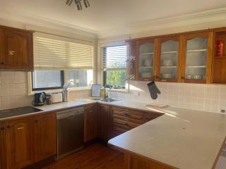 Spacious Queen Room with Private Balcony - GA4 - Chullora - 9