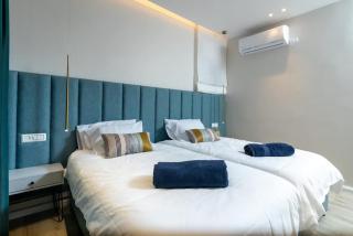 Luxury apartment with panoramic view - 7