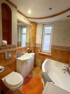 Spacious 3city Apartment in Sopot with Bathtub by Noclegi Renters - Sopot - 5