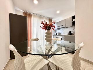 Modern Retreat in the heart of St Julians - 3