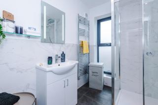 Beautiful 3Bed Home In Altrincham, Free Parking - Broadheath - 3