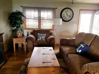 Rustic Cabin Rental with a Hot Tub near Henderson, Ohio - Gallipolis - 8