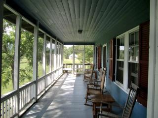 Inviting Cottage Rental on a Private Farm in Rileyville, Virginia - Rileyville - 8