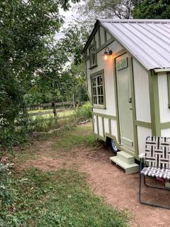 Tiny House Rental Perfect for a Relaxing Weekend Trip in New York State - Castleton-on-Hudson - 9