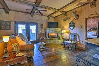 Whimsical Castle Rental for Unique Getaway in Blue Ridge Mountains, North Carolina - Brasstown - 3