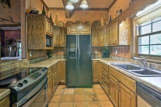 Whimsical Castle Rental for Unique Getaway in Blue Ridge Mountains, North Carolina - Brasstown - 2
