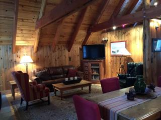 Traditional Log Cabin Rental for Couples on the West Shore of Lake Tahoe, California - 4