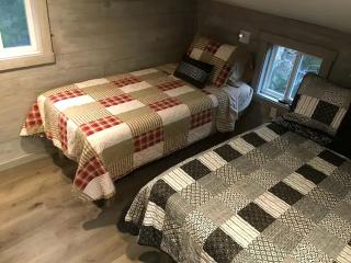 Luxury Tree House Rental in Lindale Ideal for Glamping in Texas - Van - 6