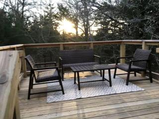 Luxury Tree House Rental in Lindale Ideal for Glamping in Texas - Van - 7