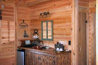Rustic Cabin Getaway with Stunning Front Porch near Beaumont, Texas - Kountze - 5