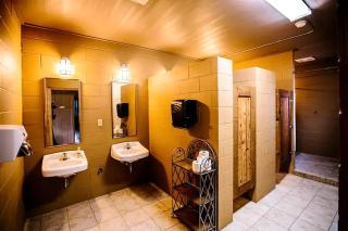 Spacious Cabin Rental for a Family Getaway in Hill Country - Tarpley - 4