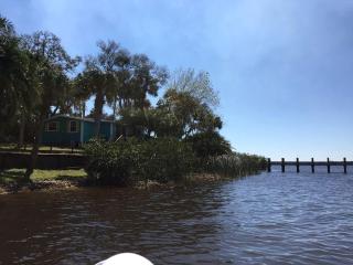 Waterfront Cottage Rental with a Dock on the San Sebastian River, Florida - Sebastian - 8