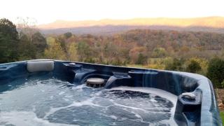 Cozy Riverside Cabin with Private Hot Tub in Rileyville, Virginia - Rileyville - 0