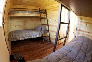 Wonderful Cabin Getaway on a Lake near Jacksonville, Illinois - 7