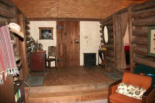 Quaint Four-Person Camping Cabin near Big Ticket Preserve, Texas - Kountze - 9
