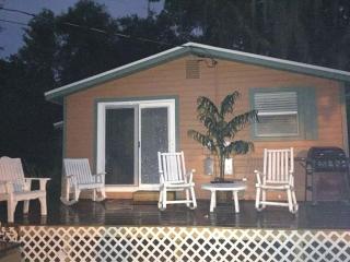 Cozy Cottage Rental with Lake Views and River Access in Sebastian, Florida - Sebastian - 9