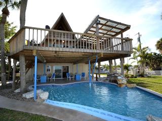 Beautifully Decorated Waterfront Chalet Rental in Grant, Florida - - 0
