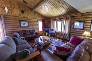 Secluded Cabin Rental for a Peaceful Vacation in Montana - 4