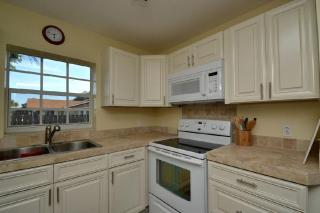 Beautifully Decorated Waterfront Chalet Rental in Grant, Florida - - 3