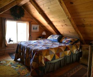Romantic Cabin Rental with a Delightful Porch near Ennis, Montana - Silver Star - 0