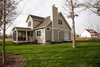 Beautiful Countryside Cabin Rental for a Relaxing Getaway on the Lake in Sawyer, Michigan - Sawyer - 9