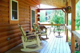 Romantic Cabin Rental for Two with a Private Hot Tub near St. Louis, Missouri - Steelville - 7