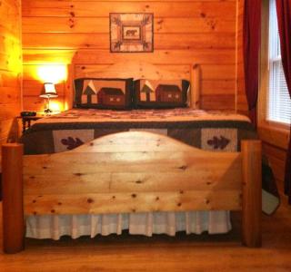 Romantic Cabin Rental for Two with a Private Hot Tub near St. Louis, Missouri - Steelville - 3