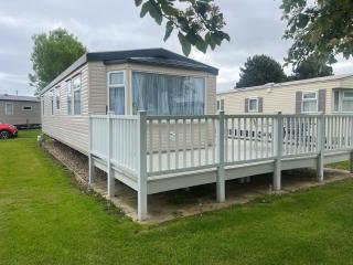 Butlins Atlas Solitaire Super 8 berth caravan - Ingoldmells - 3