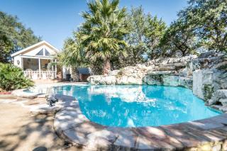 Joyful Cottage Rental for Couples with Poolside Cabana near San Antonio, TX - Helotes - 0