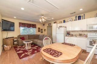 Joyful Cottage Rental for Couples with Poolside Cabana near San Antonio, TX - Helotes - 2