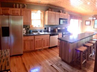 Cozy and Spacious Log Cabin Rental near Burt Lake State Park in Michigan - Indian River - 3