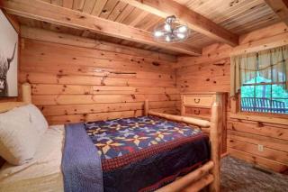 Cozy Log Cabin for an Ohio Outdoor Adventure near Hocking Hills State Park - - 4