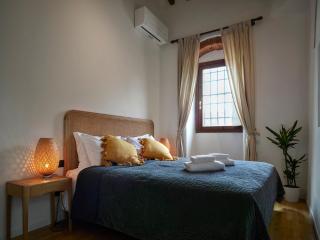 One of a kind Near The Duomo w/Balcony Palace Apt - Florenz - 8