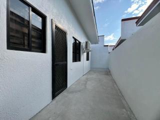 The G Suite 14-15 Entire House With Parking - Sampong - 6