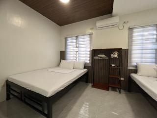 The G Suite 14-15 Entire House With Parking - Sampong - 4